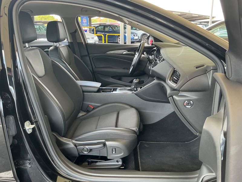Opel Insignia Grand Sport 2.0 Turbo Business Elegance — zdjęcie 11