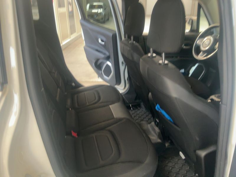 Jeep Renegade 1.4 M-Air Limited 4WD — zdjęcie 14