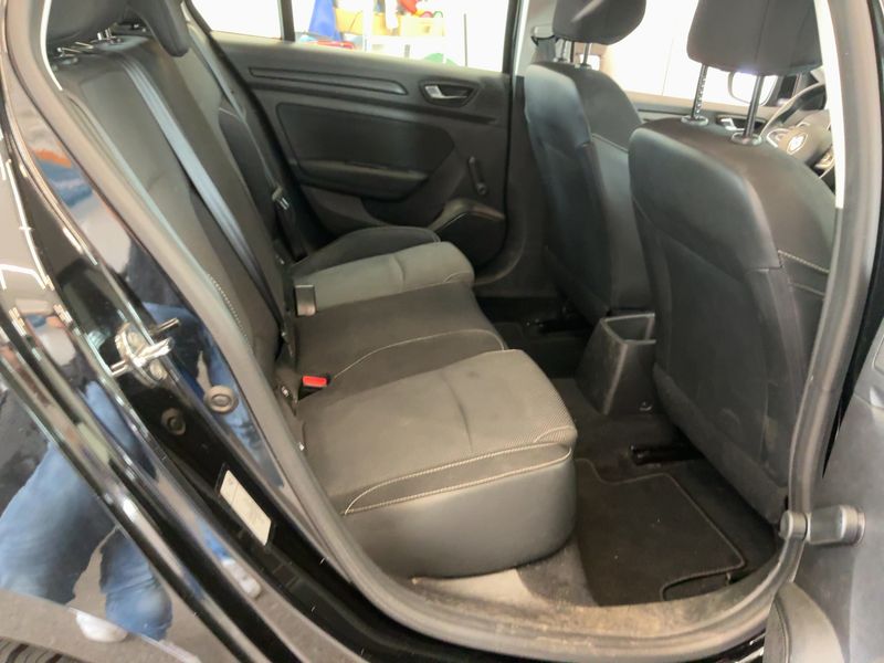 Renault Megane 1.3 TCe Life — zdjęcie 14