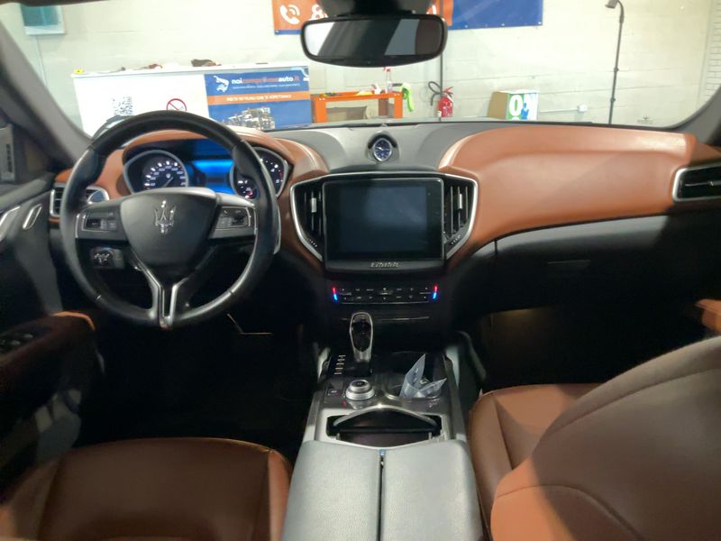 Maserati Ghibli 3.0 V6 Diesel — zdjęcie 12