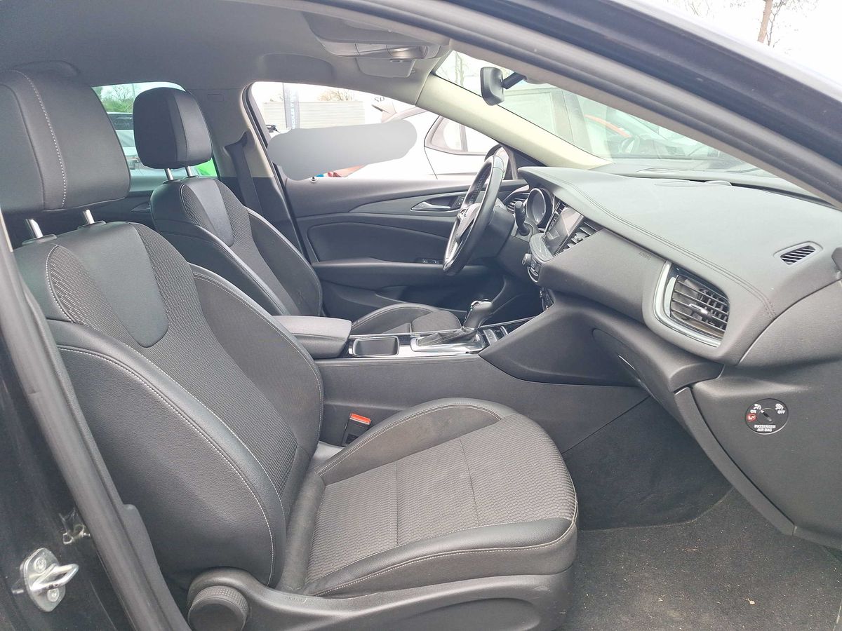 Opel Insignia 2018 — photo 11