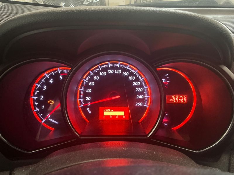 Nissan Murano 2.5 dCi Executive — zdjęcie 4