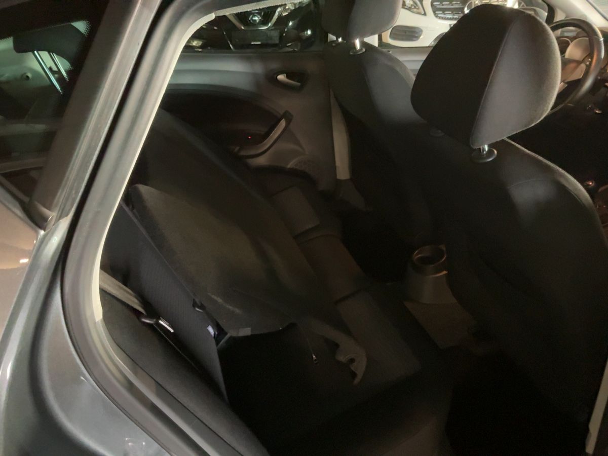 Seat Ibiza 2012 — photo 21