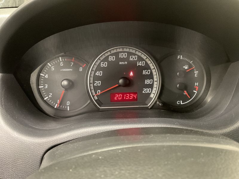 Suzuki Swift 1.3 Comfort — zdjęcie 4