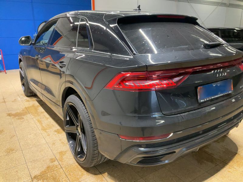 Audi Q8 55 TFSI quattro — zdjęcie 3