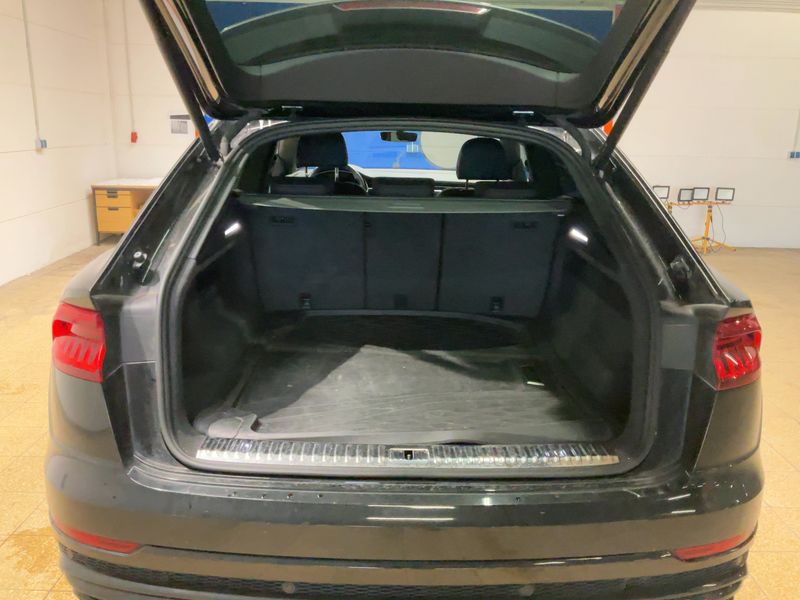 Audi Q8 55 TFSI quattro — zdjęcie 10