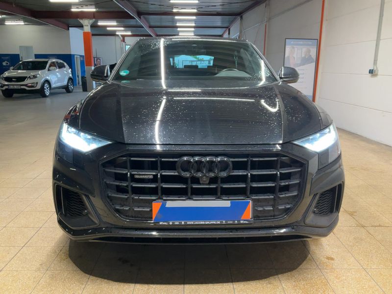Audi Q8 55 TFSI quattro — zdjęcie 9