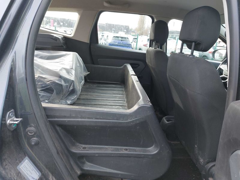 Dacia Duster 1.5 Blue dCi Essential 4x4 — zdjęcie 13