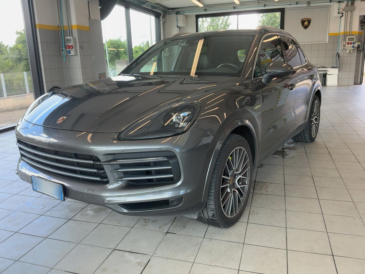 Porsche Cayenne 2021