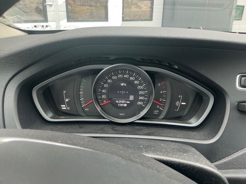 Volvo V40 1.6 D2 Momentum 2013 – снимка 18
