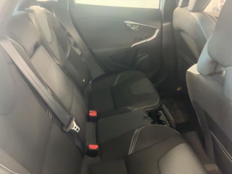 Volvo V40 1.6 D2 Momentum 2013 – снимка 19