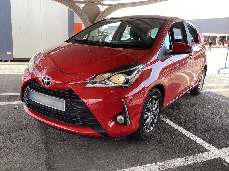 Toyota Yaris 1.0 Comfort — zdjęcie 1