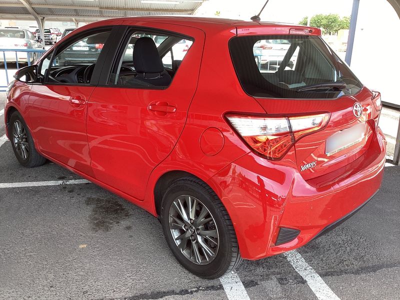 Toyota Yaris 1.0 Comfort — zdjęcie 3