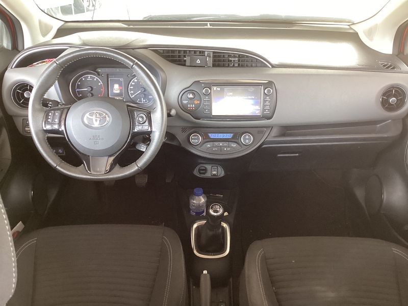 Toyota Yaris 1.0 Comfort — zdjęcie 12