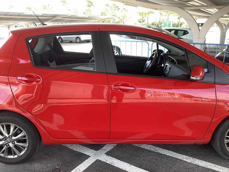 Toyota Yaris 1.0 Comfort — zdjęcie 7