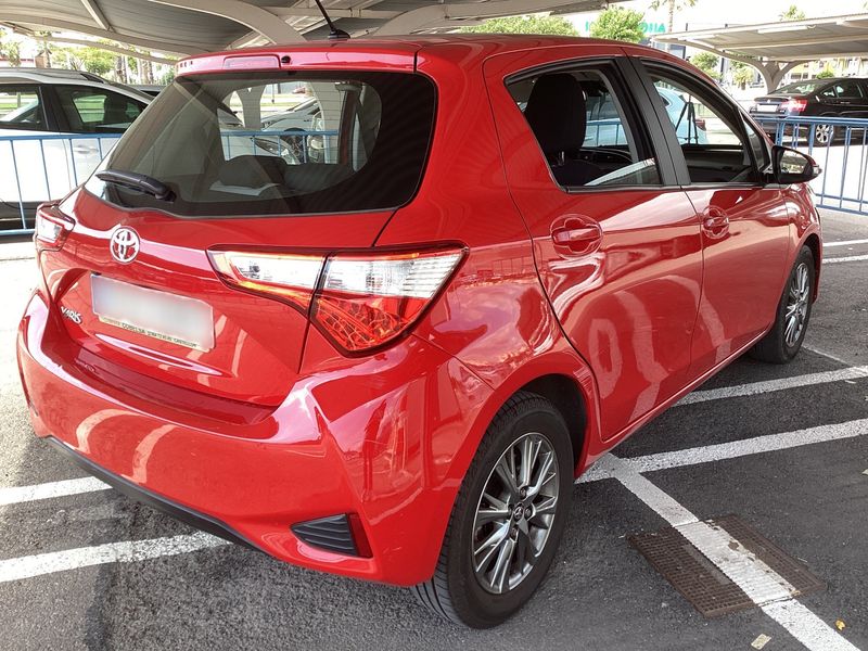 Toyota Yaris 1.0 Comfort — zdjęcie 6