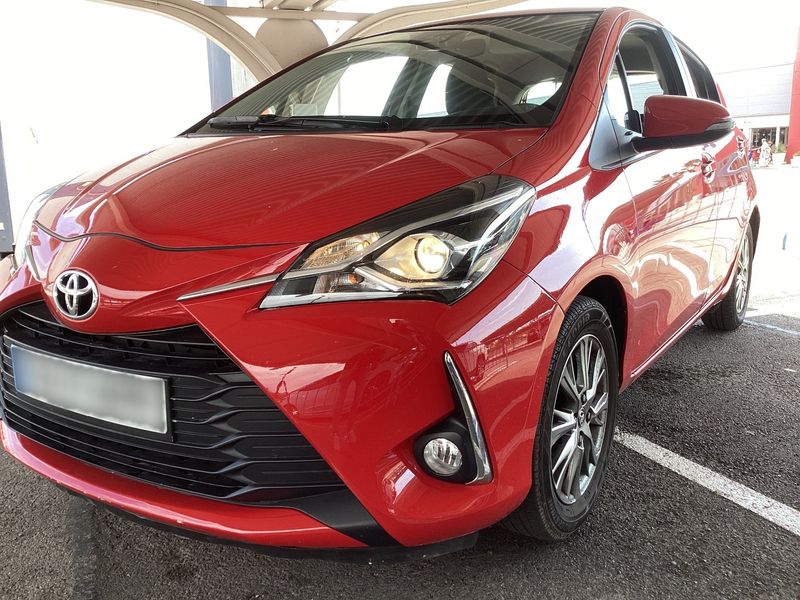 Toyota Yaris 1.0 Comfort — zdjęcie 2
