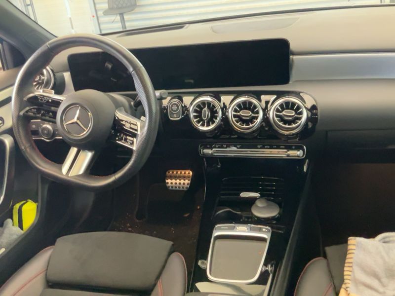 Mercedes-Benz A-Klasse A 250 Mild-Hybrid 4Matic AMG Line 2023 – снимка 17