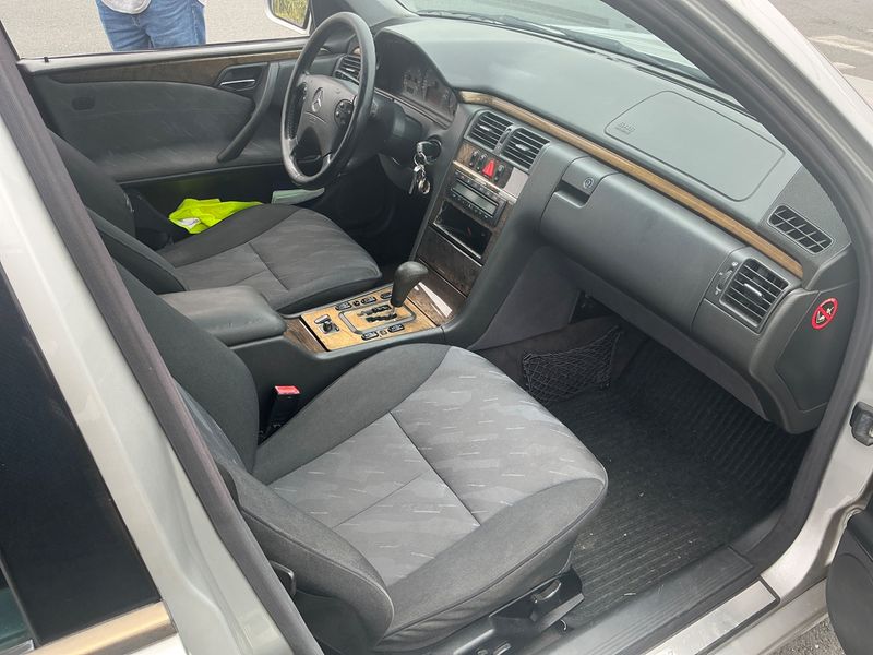 Mercedes-Benz E-Klasse E 320 CDI Avantgarde 2000 – снимка 3