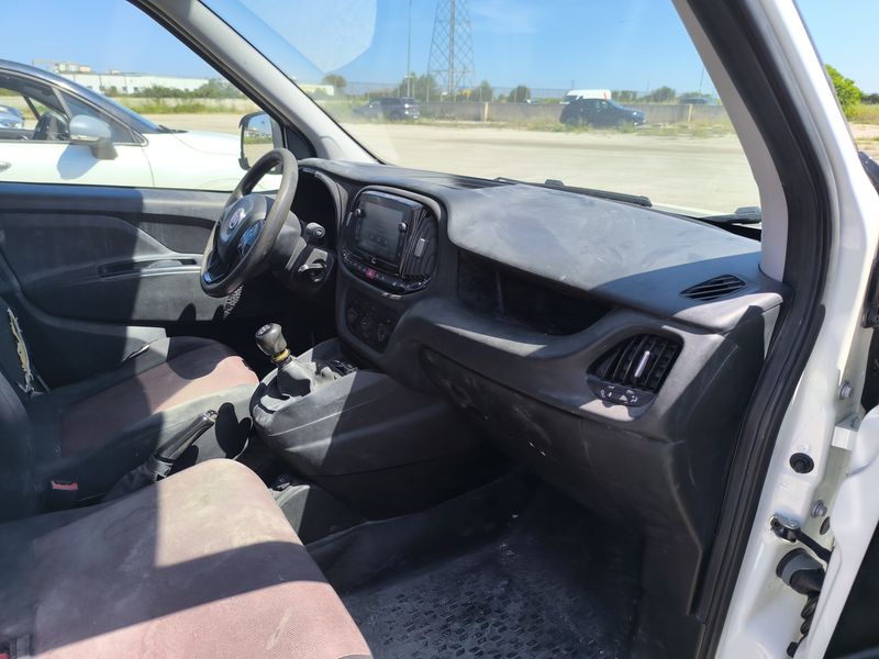 Fiat Doblo 1.6 JTDM SX Maxi Furgone — zdjęcie 11