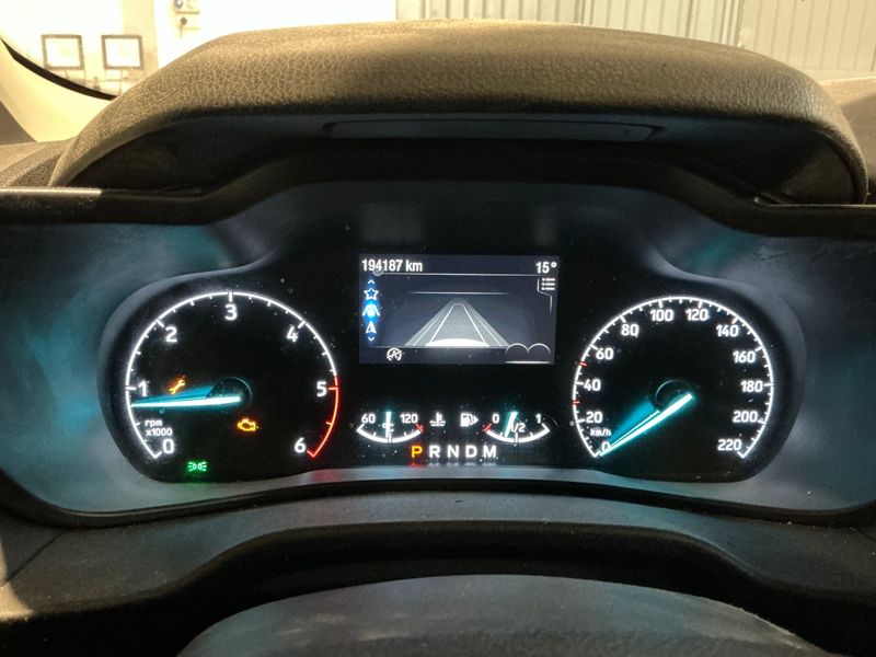 Ford Grand Tourneo Connect 1.5 TDCi EcoBlue Titanium — zdjęcie 13