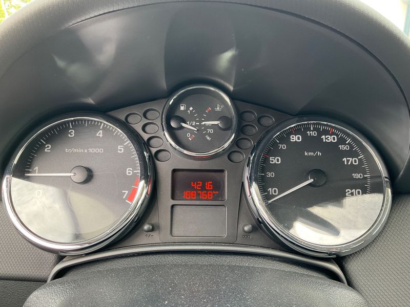 Peugeot 207 1.6 Premium — zdjęcie 4