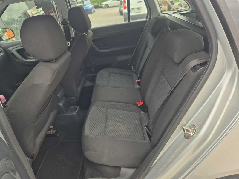 Skoda Fabia 1.6 TDI Ambition — zdjęcie 13