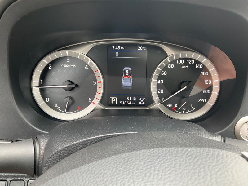 Nissan Navara NP-300 2.3 dCi N-Guard Double Cab 4x4 — zdjęcie 13