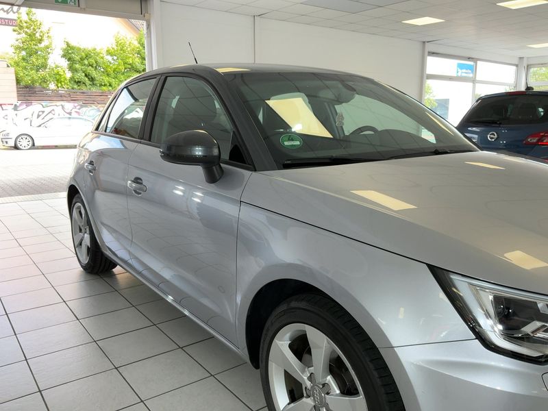Audi A1 Sportback 1.6 TDI Sport — zdjęcie 8