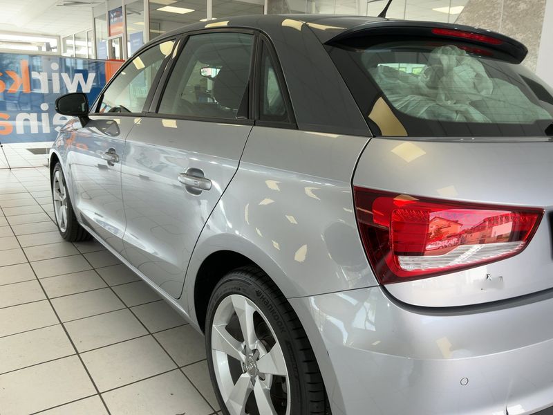 Audi A1 Sportback 1.6 TDI Sport — zdjęcie 3