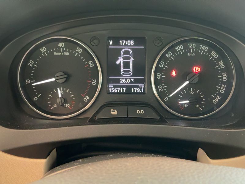 Skoda Rapid 1.2 TSI Elegance — zdjęcie 13