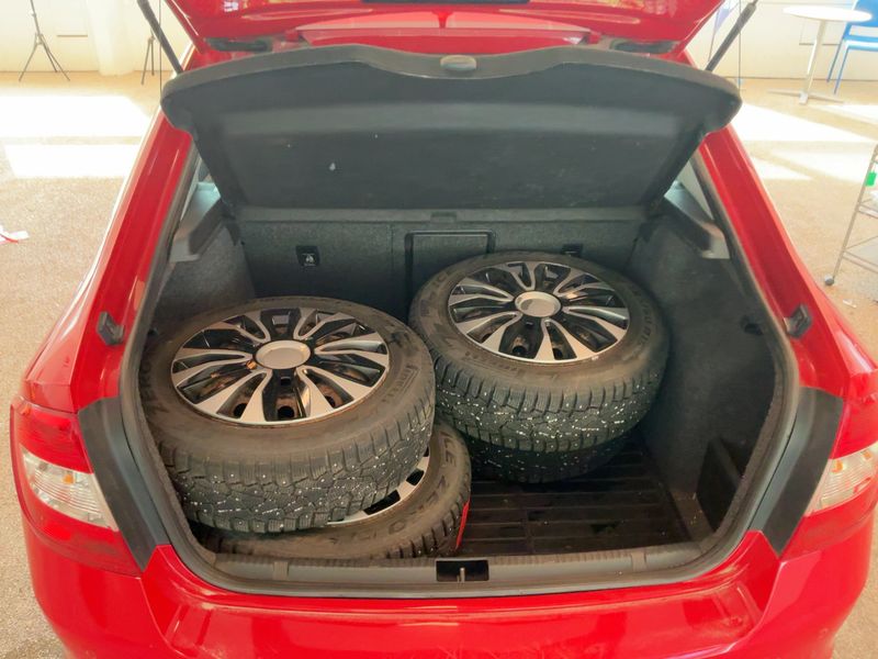 Skoda Rapid 1.2 TSI Elegance — zdjęcie 10