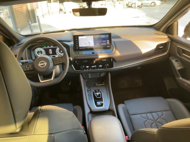 Nissan Qashqai 1.5 VC-T e-POWER Acenta — zdjęcie 12
