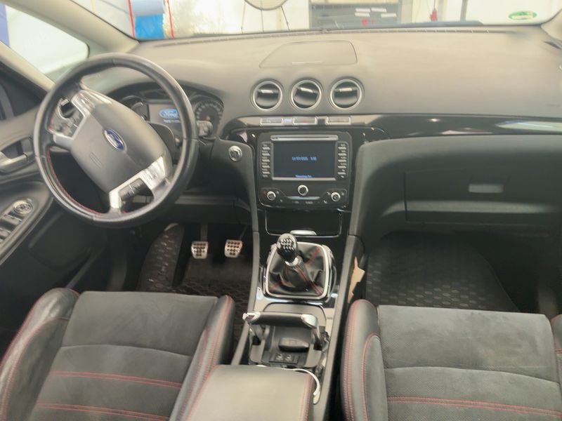 Ford S-Max 2.0 EcoBoost Titanium S — zdjęcie 12