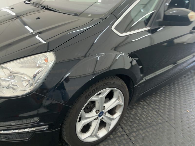 Ford S-Max 2.0 EcoBoost Titanium S — zdjęcie 2