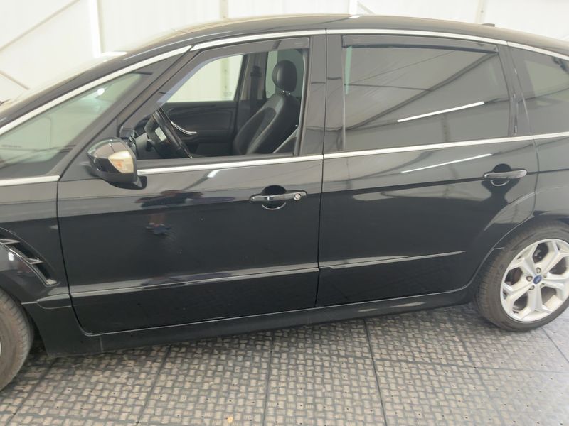 Ford S-Max 2.0 EcoBoost Titanium S — zdjęcie 4
