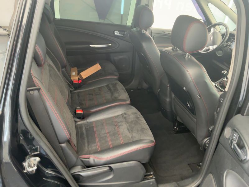 Ford S-Max 2.0 EcoBoost Titanium S — zdjęcie 14