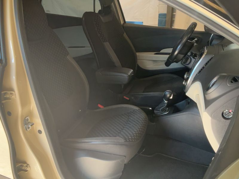 Renault Captur 1.5 dCi Energy Intens — zdjęcie 11