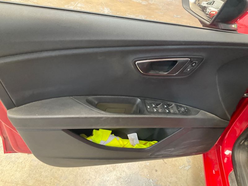 Seat Leon 1.6 TDI Style 2015 – снимка 36