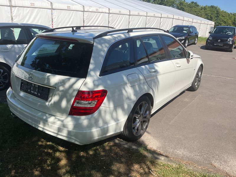 Mercedes-Benz C-Klasse C 220 CDI T BlueEfficiency Classic 2011 – снимка 2
