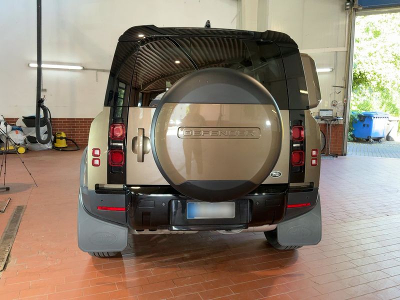 Land Rover Defender D240 110 S — zdjęcie 5