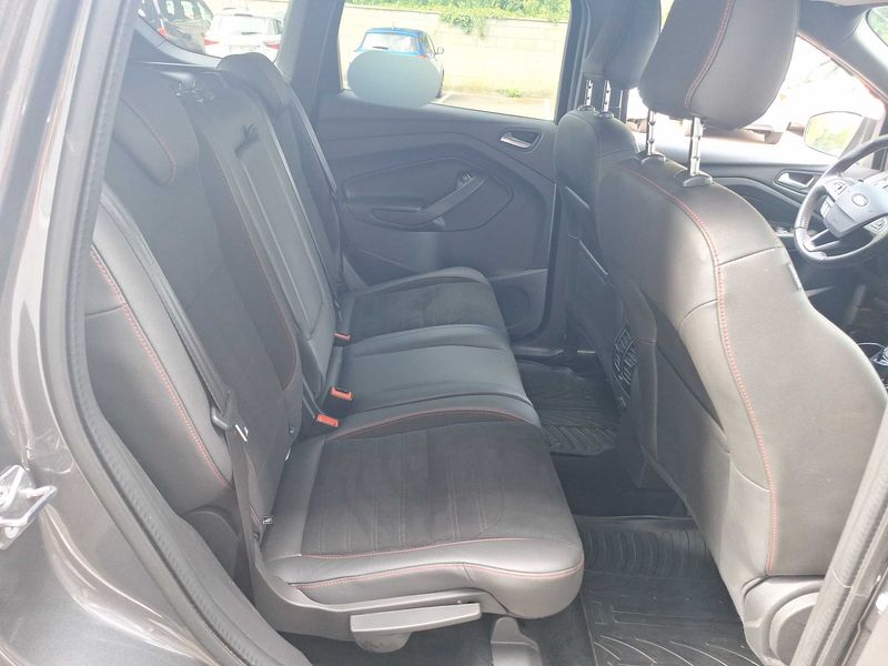 Ford Kuga 2.0 TDCi ST-Line — zdjęcie 14