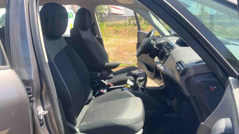 Citroen C4 Grand Spacetourer 1.5 Blue-HDi Business Class — zdjęcie 9