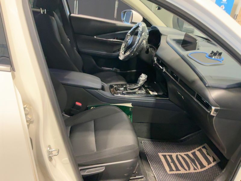 Mazda CX-30 2.0 Skyactiv-X Mild-Hybrid GT+ — zdjęcie 11