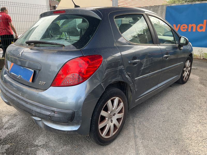 Peugeot 207 1.6 Premium — zdjęcie 2
