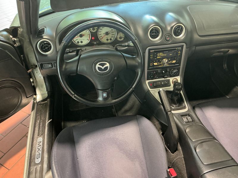 Mazda MX-5 1.9 Silver Blues — zdjęcie 12