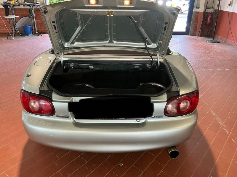 Mazda MX-5 1.9 Silver Blues — zdjęcie 10