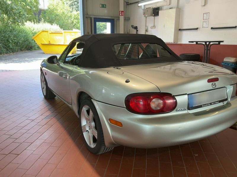 Mazda MX-5 1.9 Silver Blues — zdjęcie 3