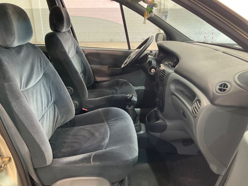 Renault Scenic 1.6 RT — zdjęcie 3
