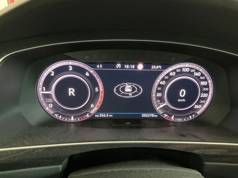 Volkswagen Tiguan 2.0 TDI Carat Exclusive BlueMotion Tech 2018 – снимка 18